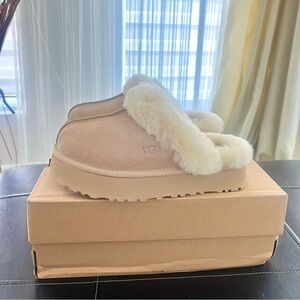 NIB Women's UGG Disquette Slippers Sand Women’s Size Platform Shoes
